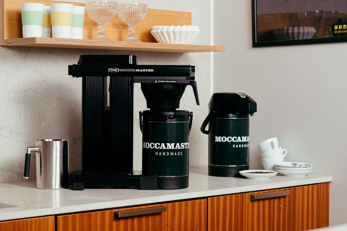 Moccamaster Thermoserve Manual Fill in a coffee-service setting